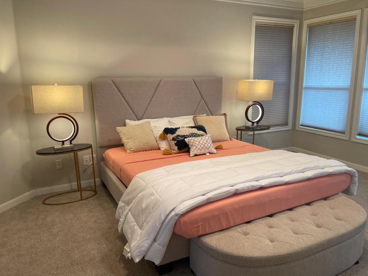 Insperit Home At Galleria With Heated Pool Spa Хюстън Екстериор снимка