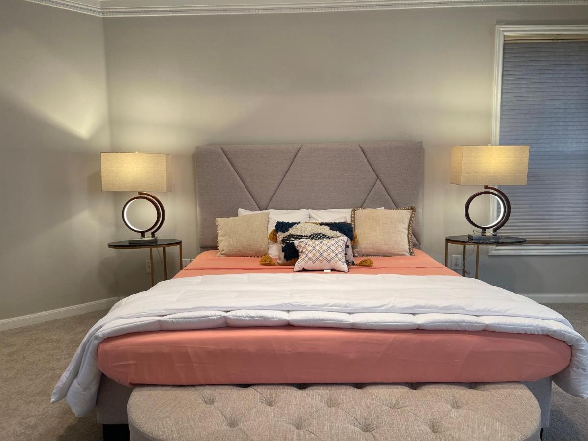 Insperit Home At Galleria With Heated Pool Spa Хюстън Екстериор снимка