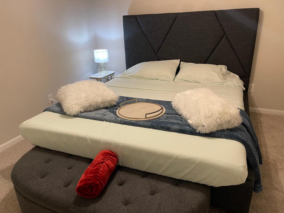 Insperit Home At Galleria With Heated Pool Spa Хюстън Екстериор снимка