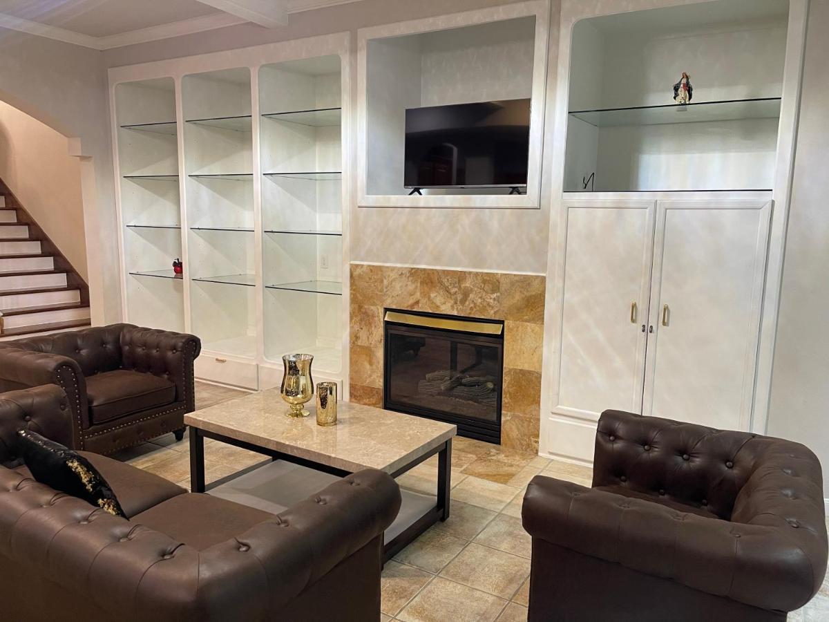 Insperit Home At Galleria With Heated Pool Spa Хюстън Екстериор снимка