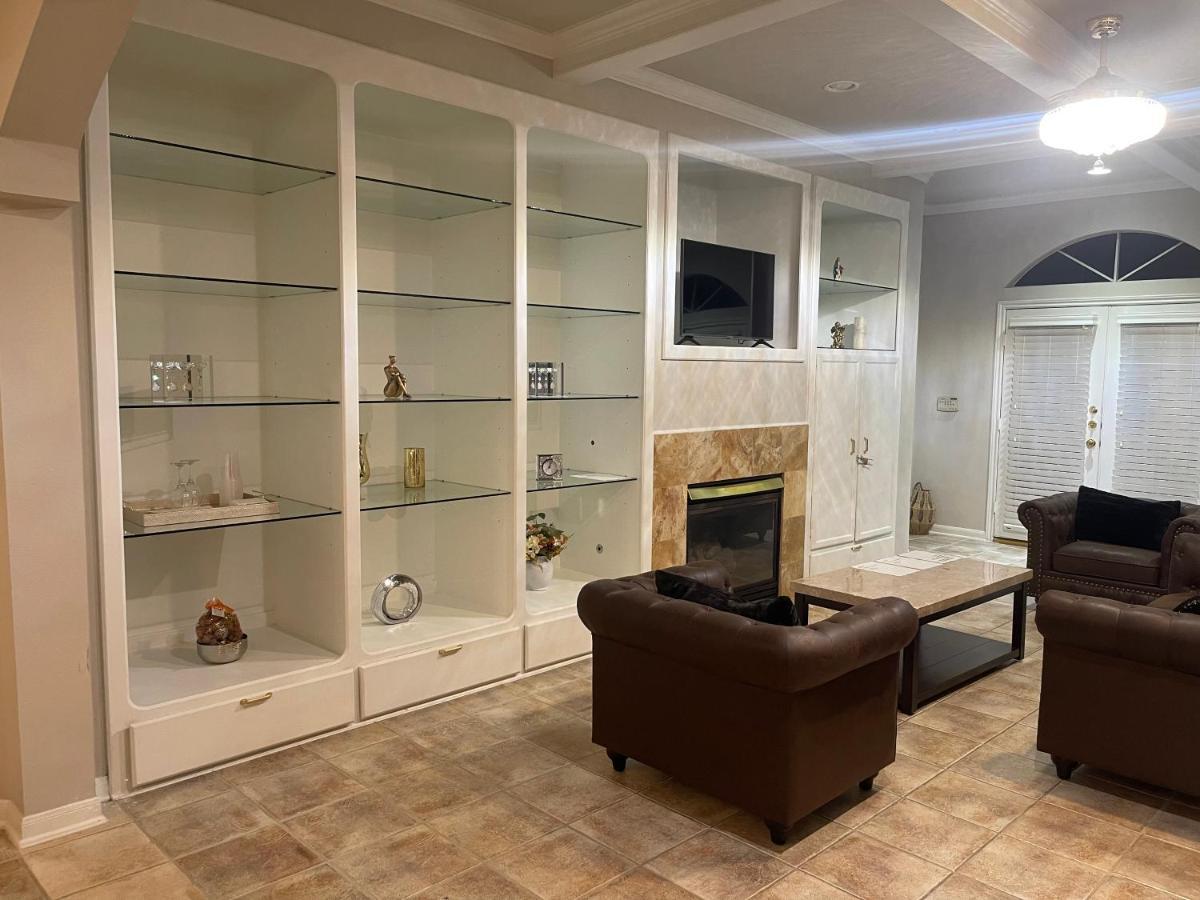 Insperit Home At Galleria With Heated Pool Spa Хюстън Екстериор снимка