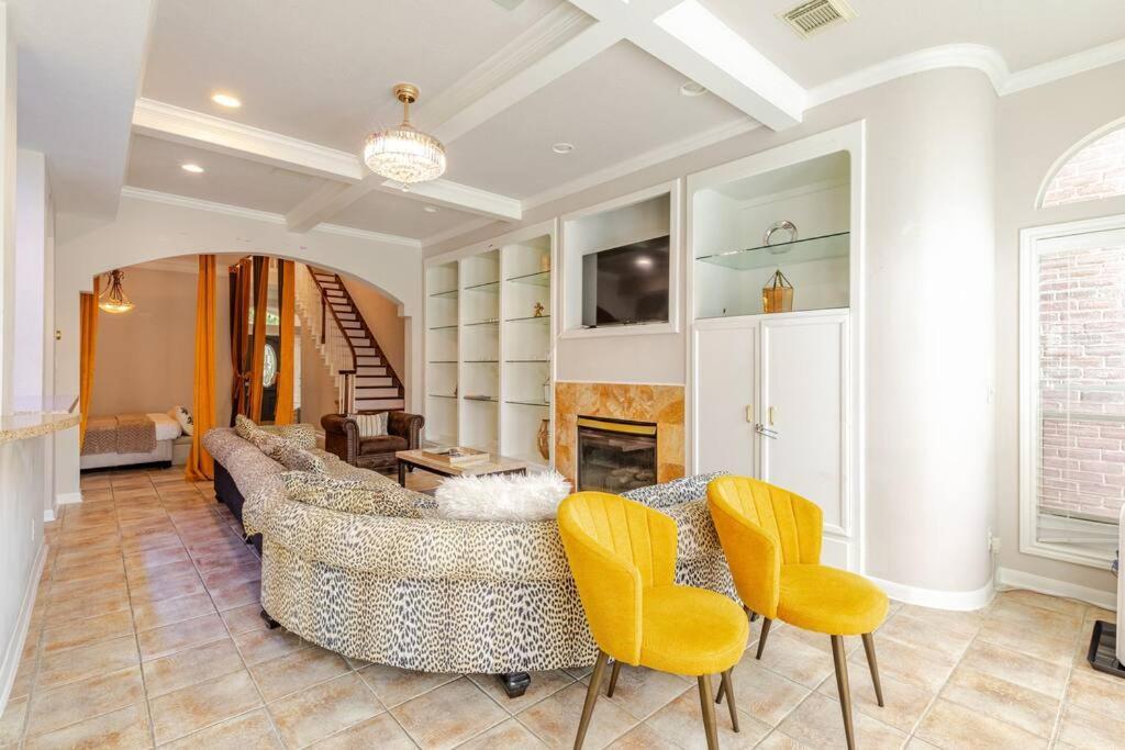 Insperit Home At Galleria With Heated Pool Spa Хюстън Екстериор снимка