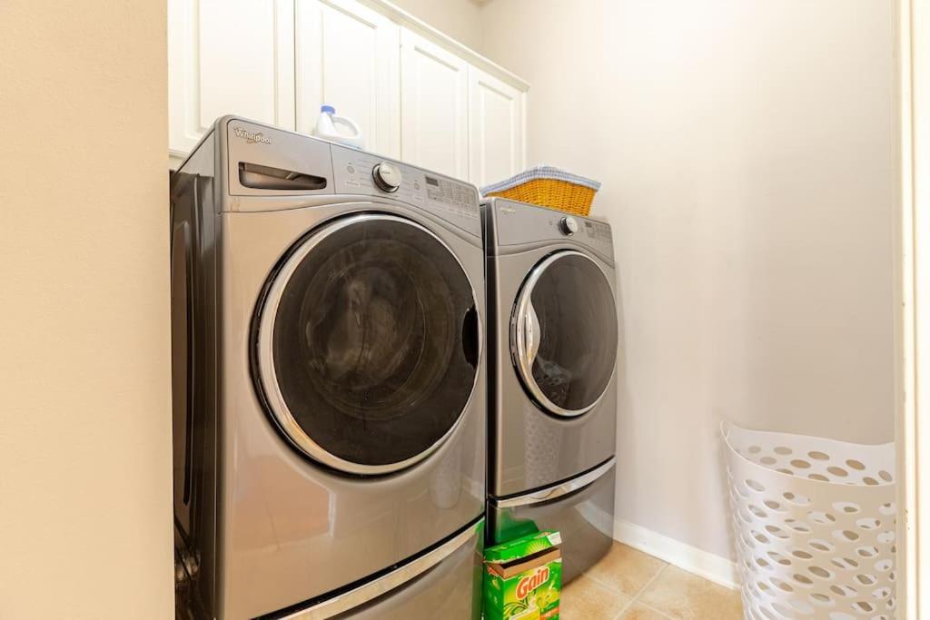 Insperit Home At Galleria With Heated Pool Spa Хюстън Екстериор снимка