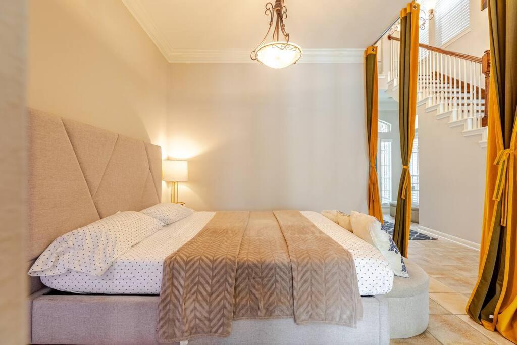 Insperit Home At Galleria With Heated Pool Spa Хюстън Екстериор снимка