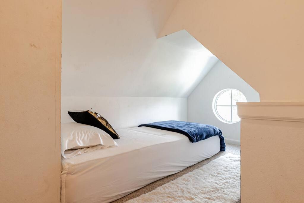 Insperit Home At Galleria With Heated Pool Spa Хюстън Екстериор снимка