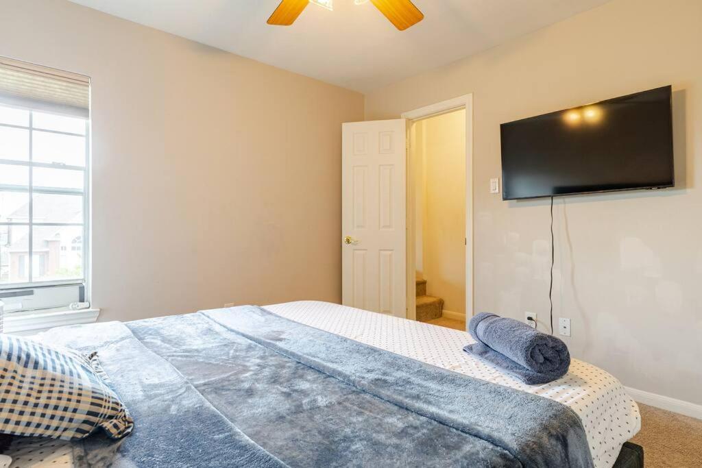 Insperit Home At Galleria With Heated Pool Spa Хюстън Екстериор снимка