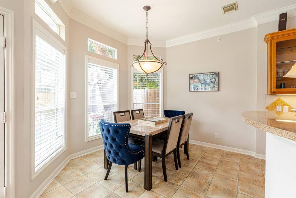 Insperit Home At Galleria With Heated Pool Spa Хюстън Екстериор снимка