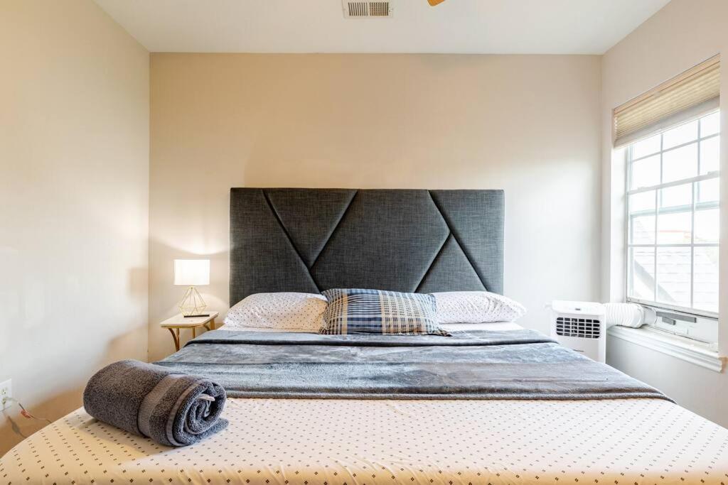 Insperit Home At Galleria With Heated Pool Spa Хюстън Екстериор снимка